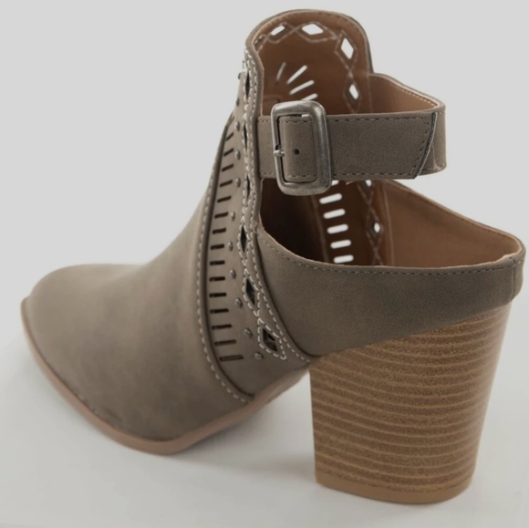 Super cute booties - Picture 4 of 4